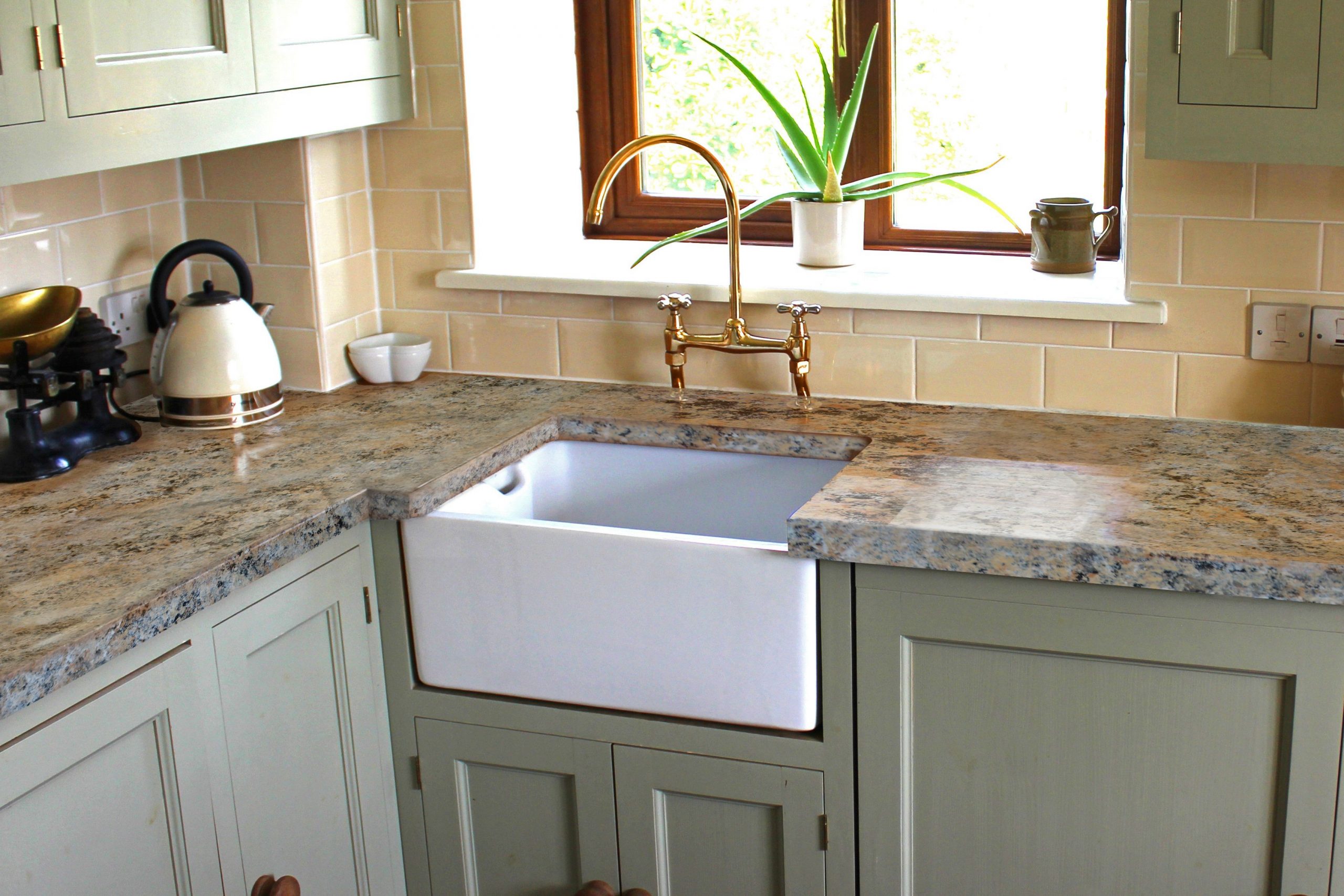 can you resurface bathroom countertops with sink
